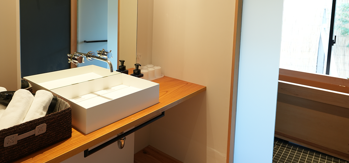 お手洗いとバスタブ